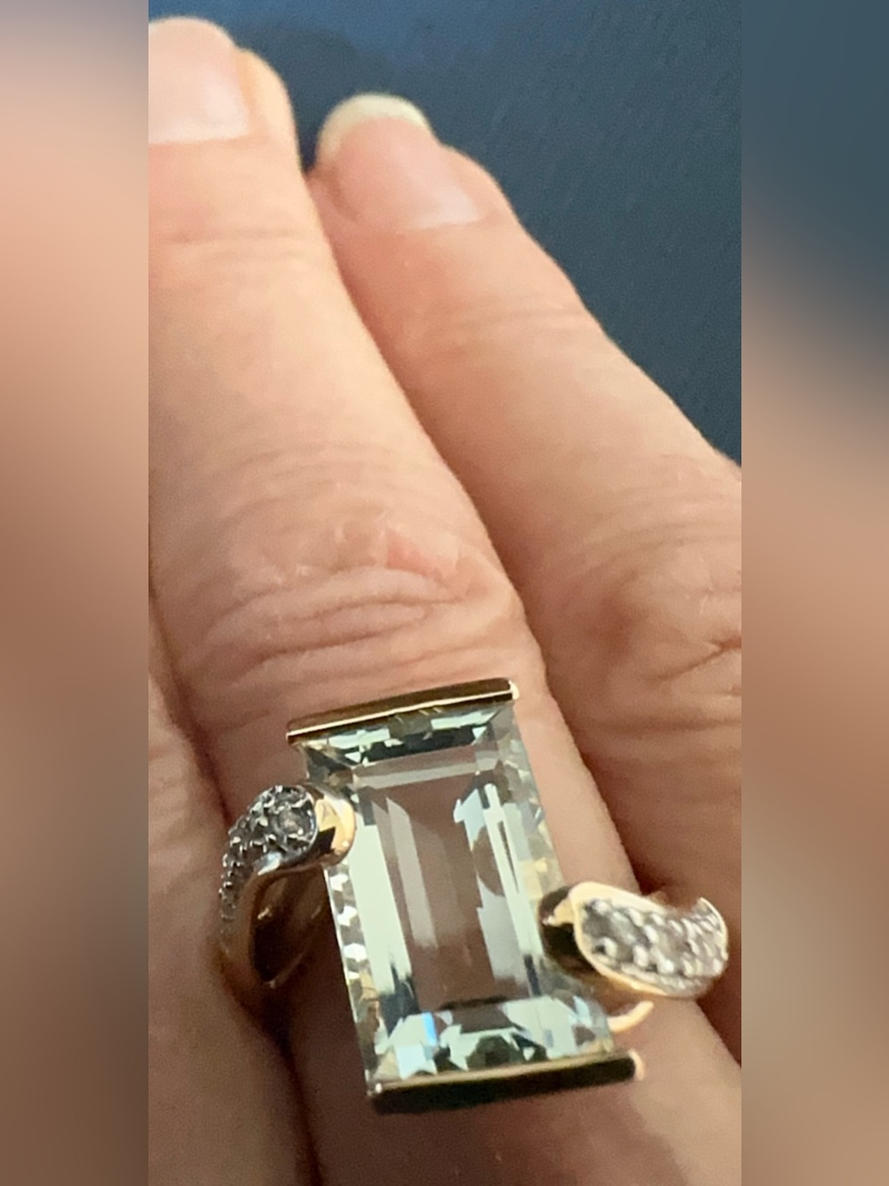 Vintage MEDA 14K Gold 8ct Glacier Ice Blue Topaz Bypass Ring Sz 7.5 (6.28g)